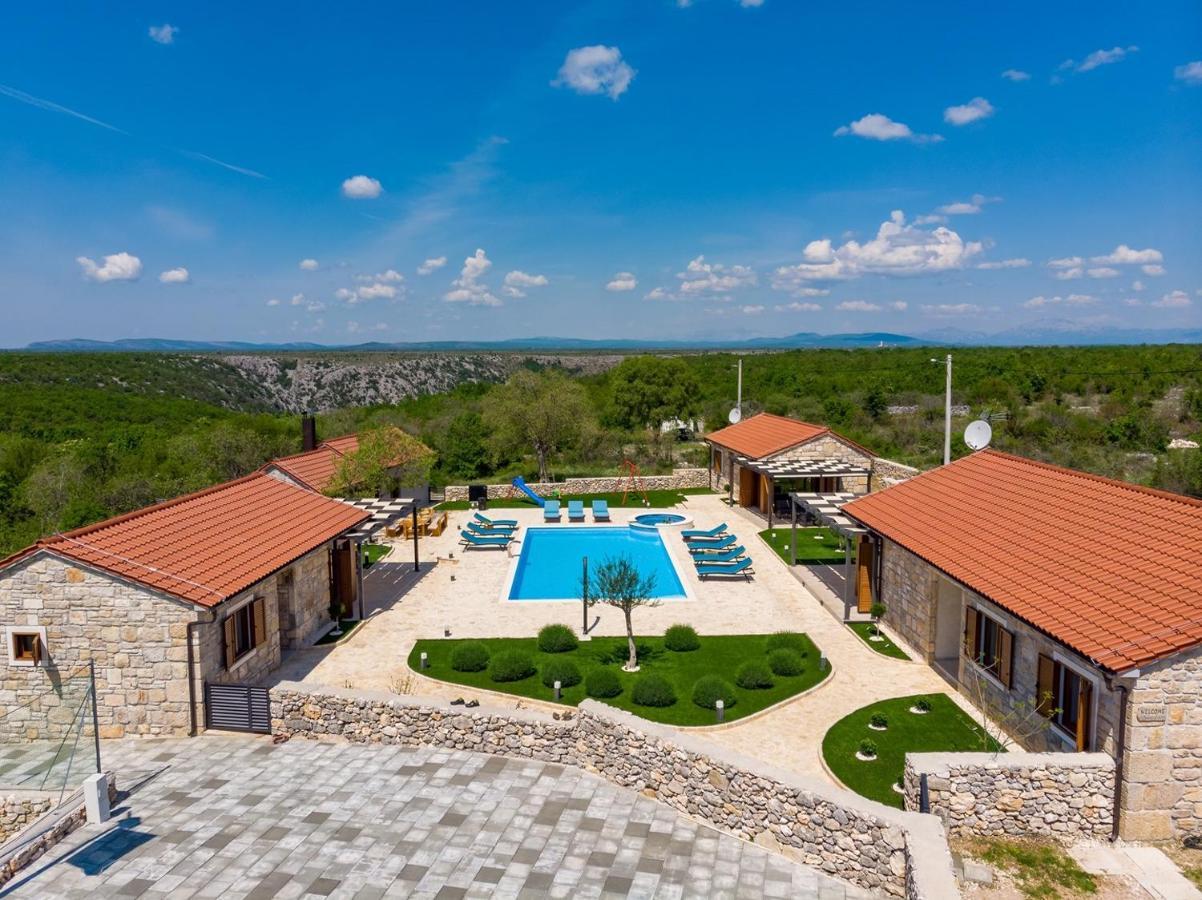 New! Promina Luxury Villa With 72Sqm Heated Pool, Jacuzzi, Infrared Sauna, Tennis Court, Media Room Bogatic ภายนอก รูปภาพ